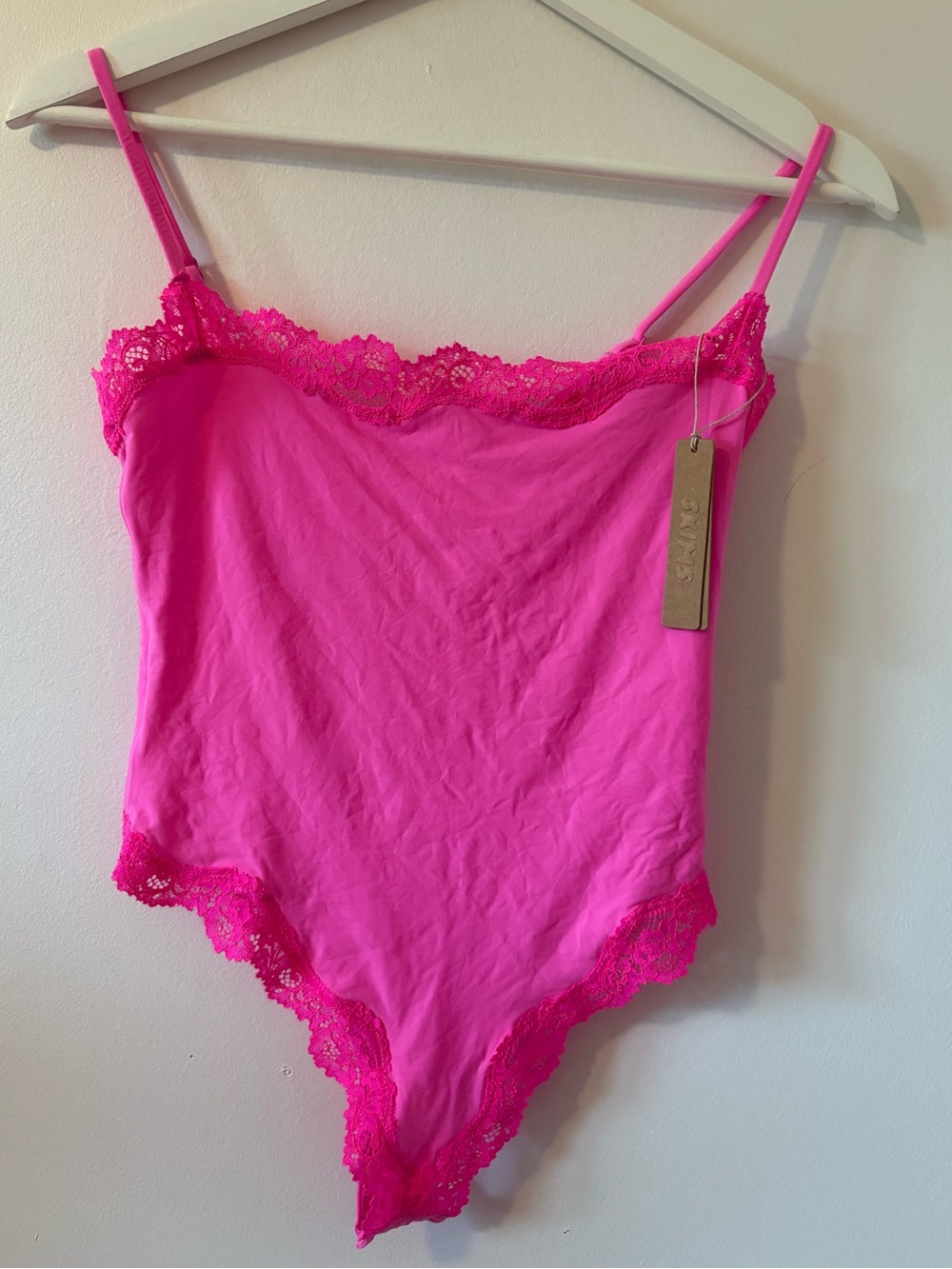 NWT SKIMS Fits Everybody Lace Cami Bodysuit S